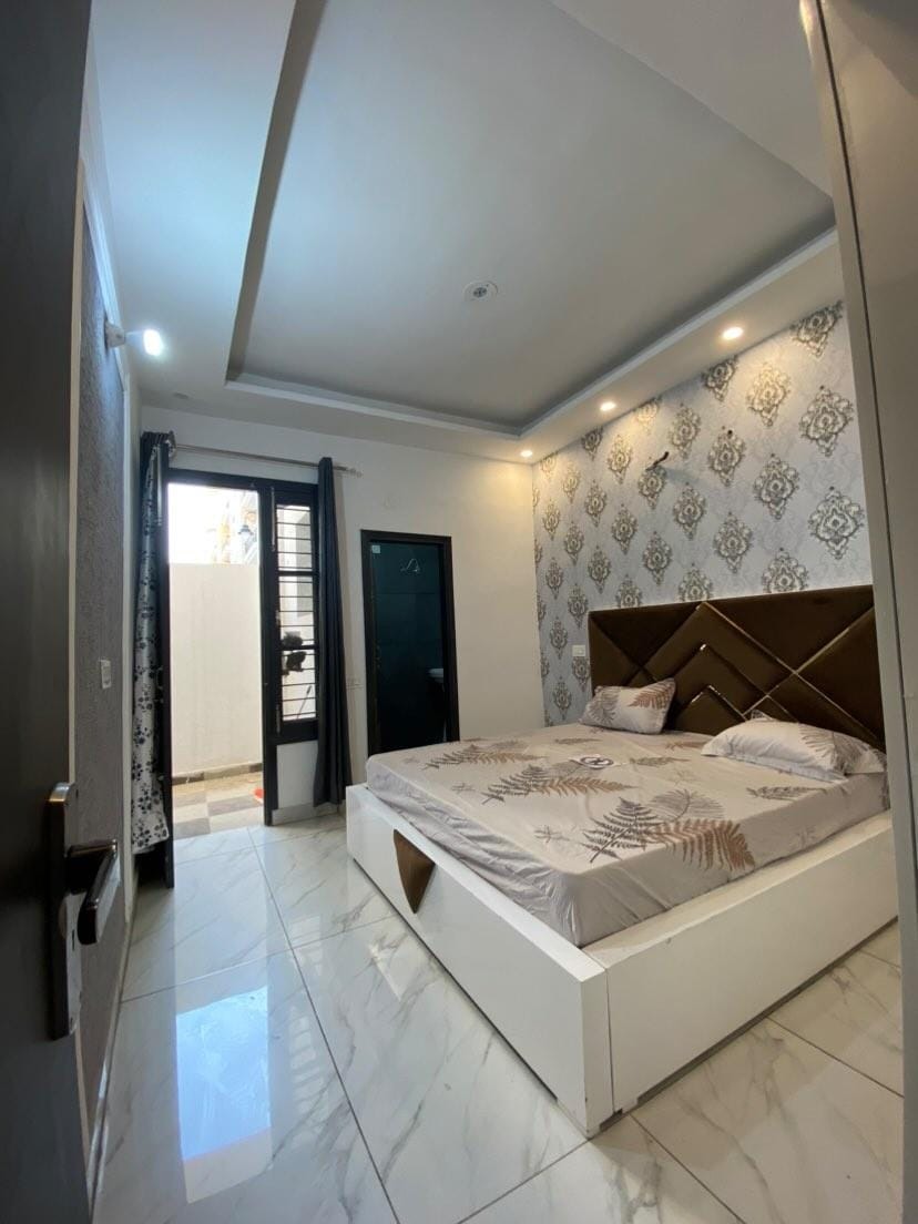 Ready  to Move 2 & 3 BHK Flats for sale in Prime Gated Society on Kharar-Kurali Highway