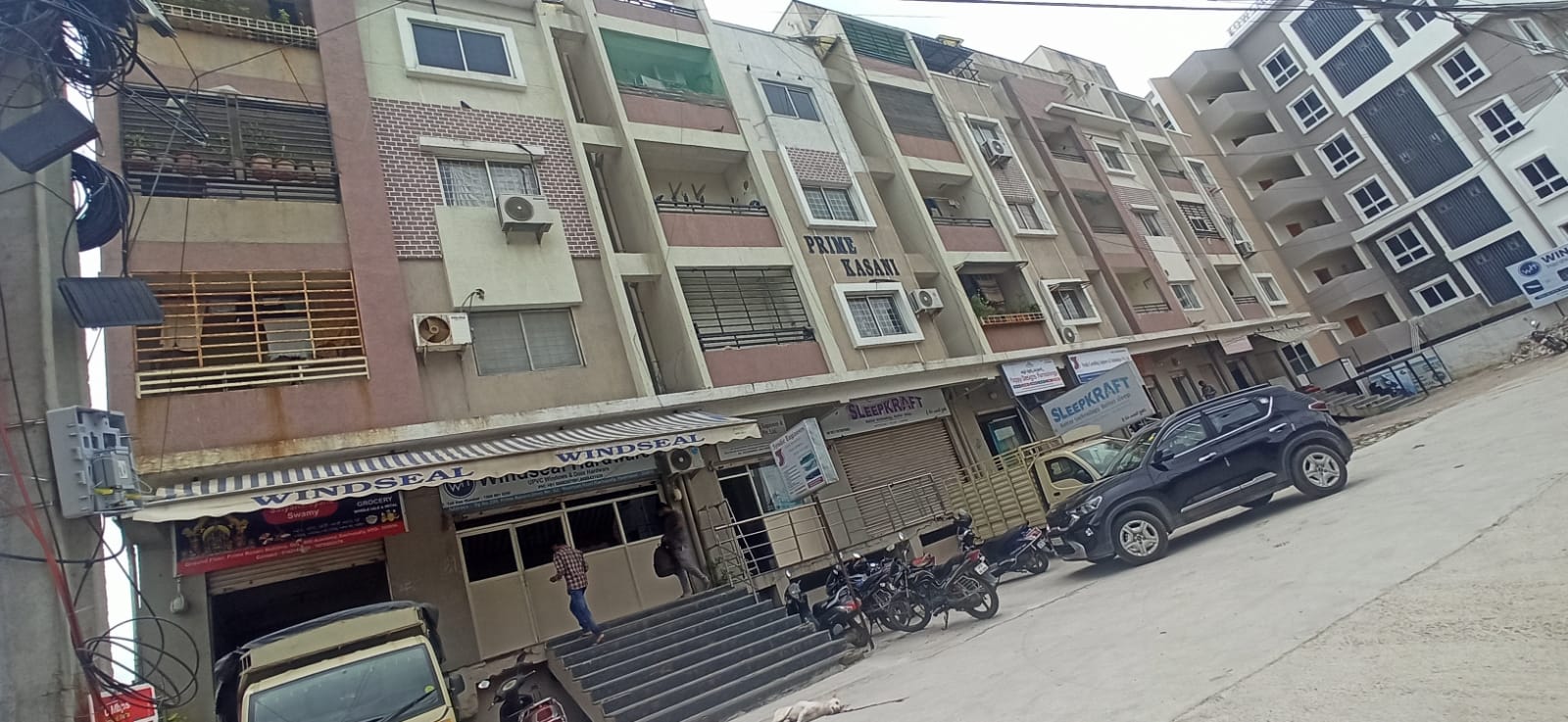Flat for sale at 100 feet Road facing Apartment prime kasani  in bachupally