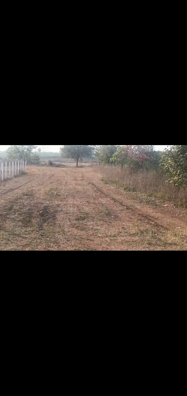 34guntas land 1.60akhs for gunta