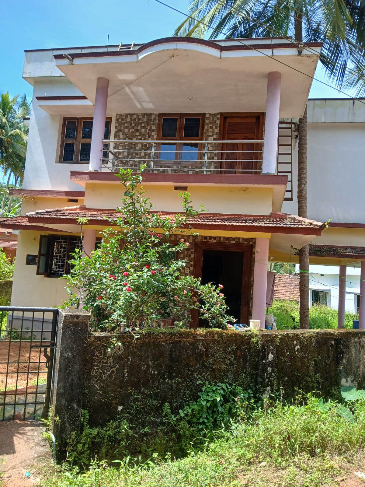 Old Independent House for Sale in Nagara Puttur