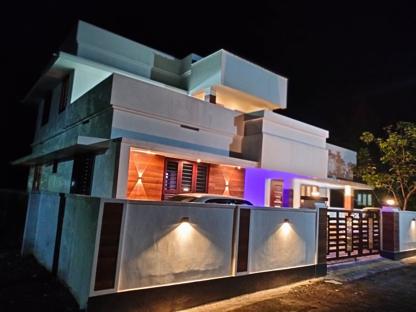 Beautiful Villa For Sale on Thrissur Athani Main Highway