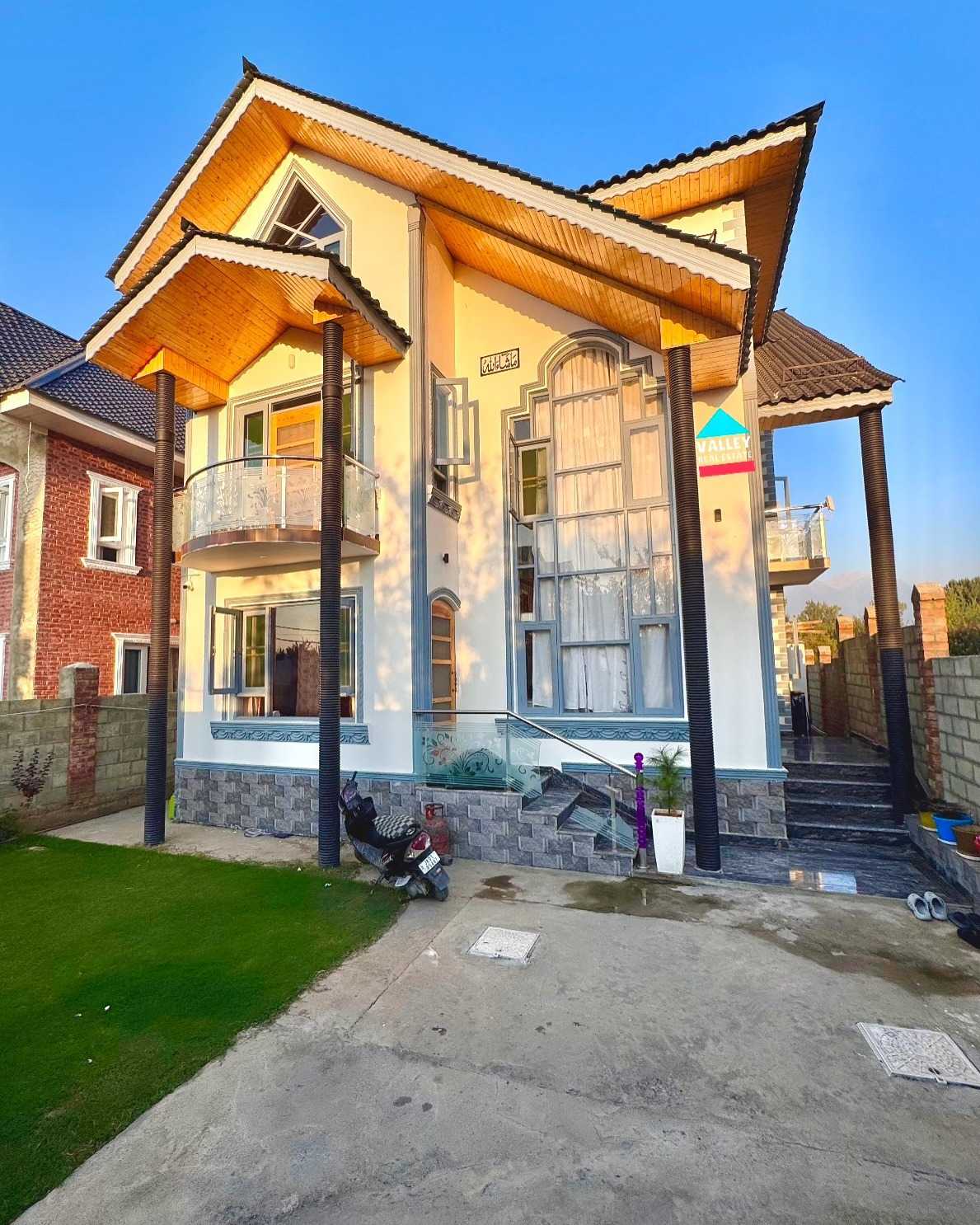 10 Marla Fully Furnished House for Sale at Ahmad Nagar