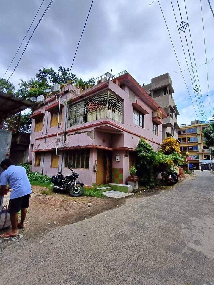 Spacious 3 Khata land with  5BHK House for Sale in Sarsuna, Jadav Ghosh Road Kolkata