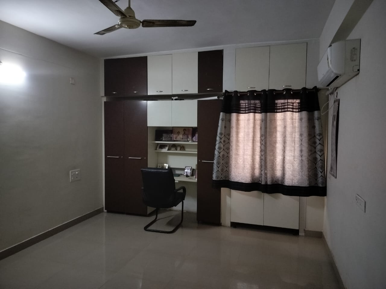 3 BHK Fully Furnished Flat For Sale in R&B JN , Vuda Colony ,