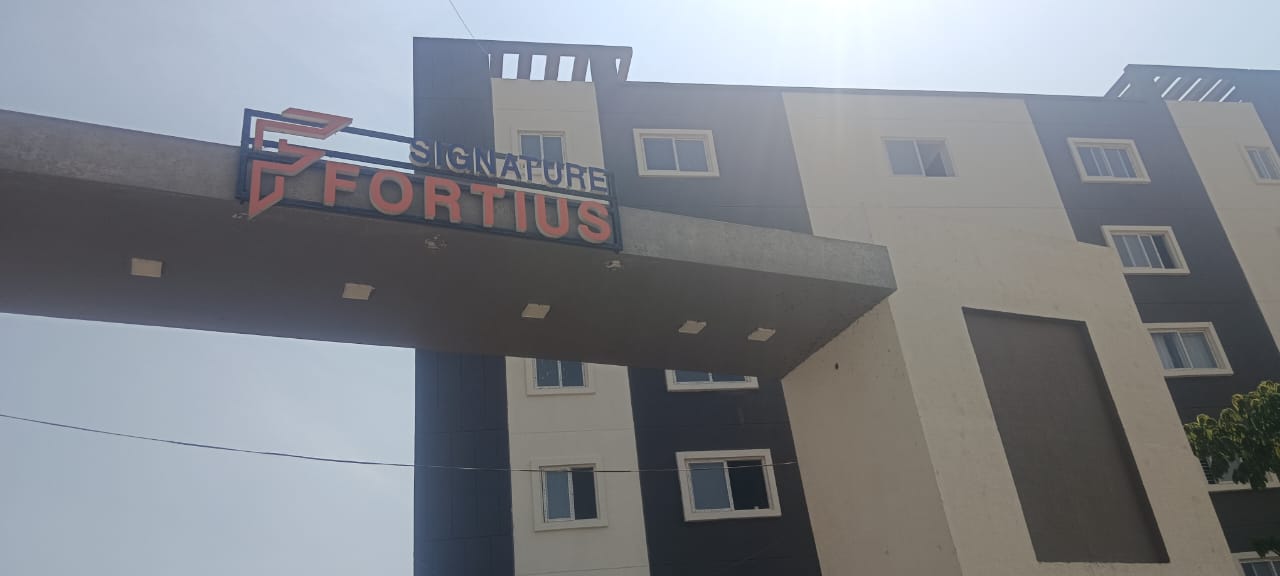 Gated Community Flats for Sale near Exit no 3