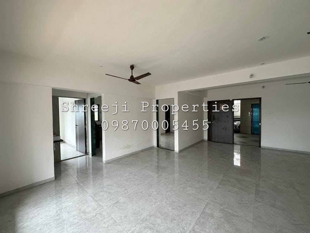 Beautiful and huge terrace flat in  Thane 