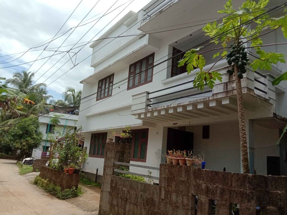 4 BHK Attached House for Sale in Calicut, Arakkinar, Nissan Site