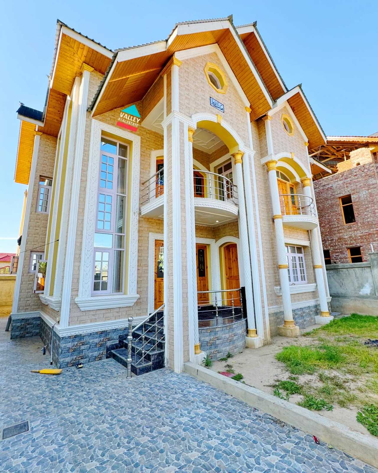  Luxury Charming Home for Sale in Hyderpora, Srinagar 