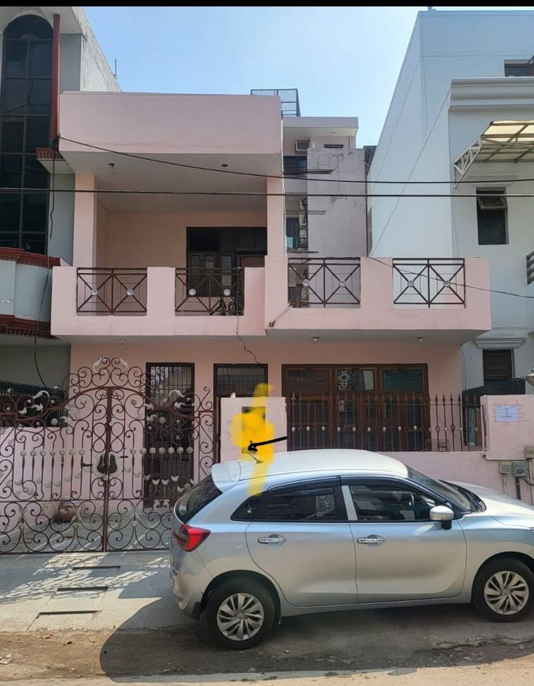House for sale in Sector 31, Greater Noida