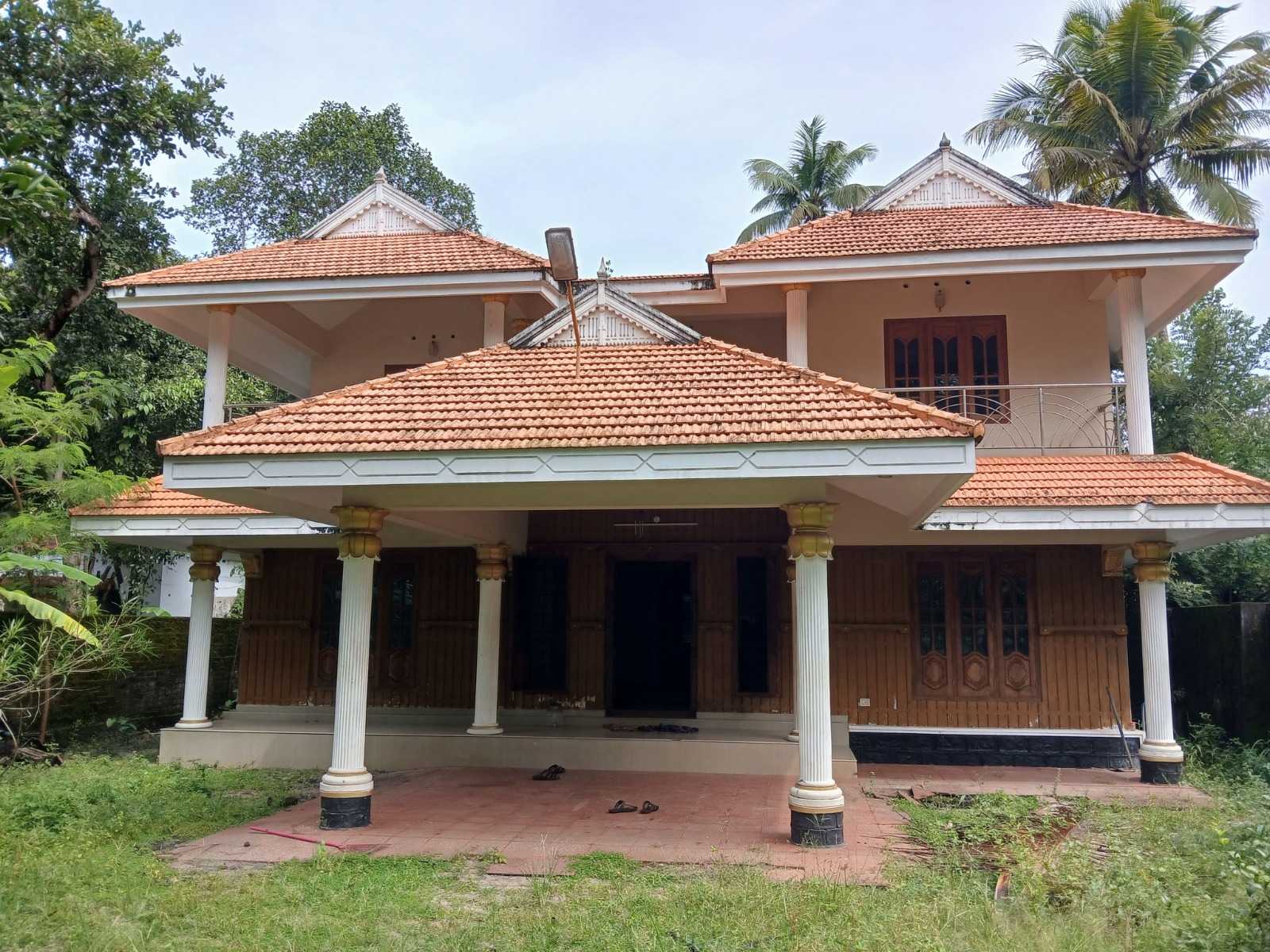22 Cents land with 5 BHK House for sale Cherthala Thankikkavala NH 66 junction