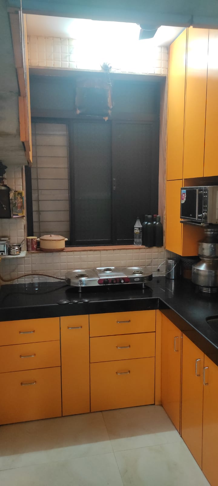 Fully Furnished 3BHK Apartment Flat For Sale at Mahavir Nagar, Kandivali West