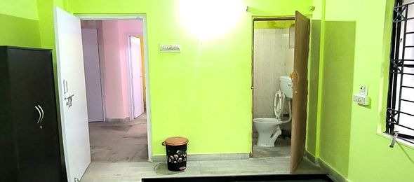 Recently Renovated 2 BHK Flat for Resale in Naktala Kolkata