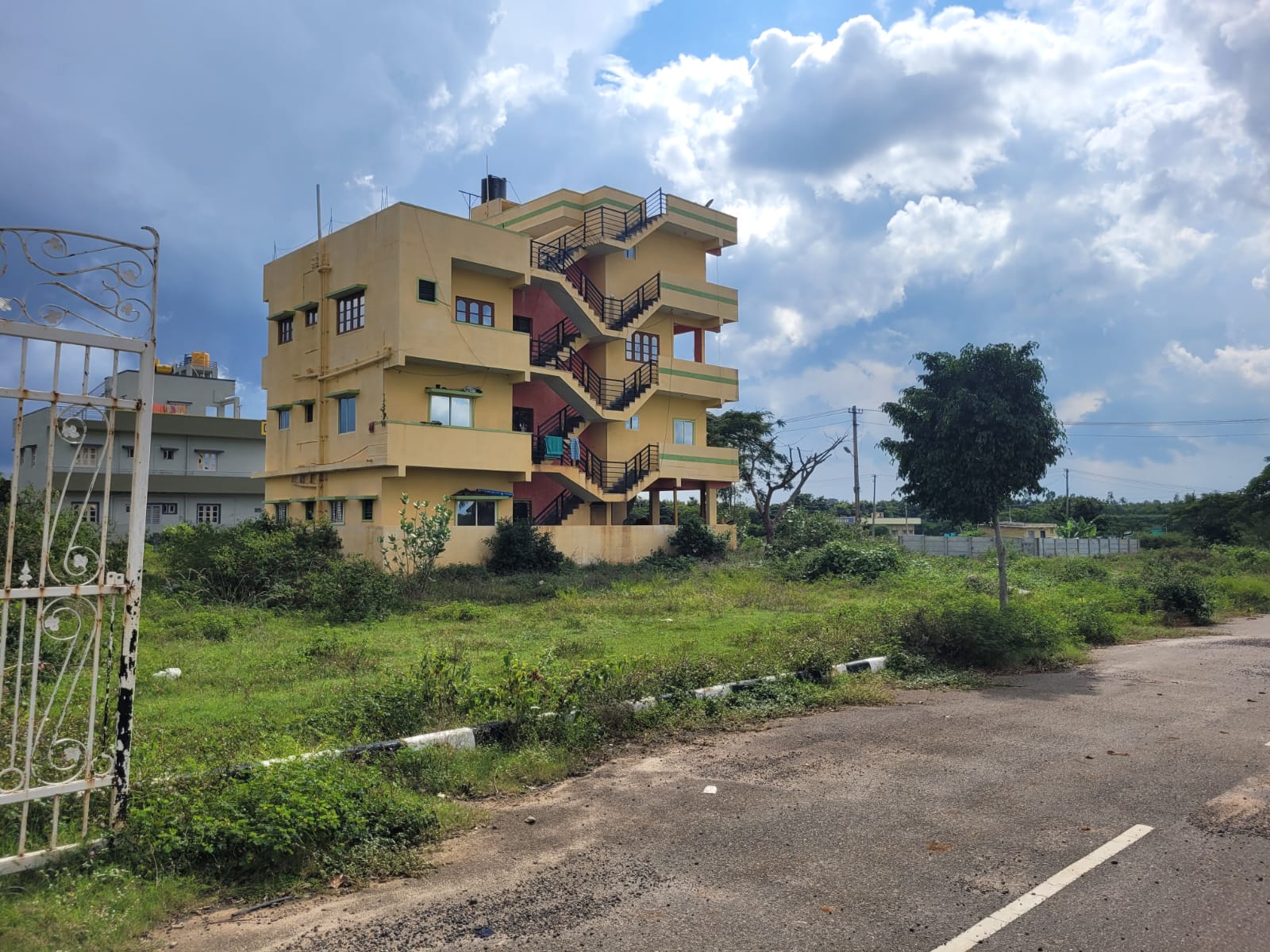 Open Site for sale in Lingapura at Banglore