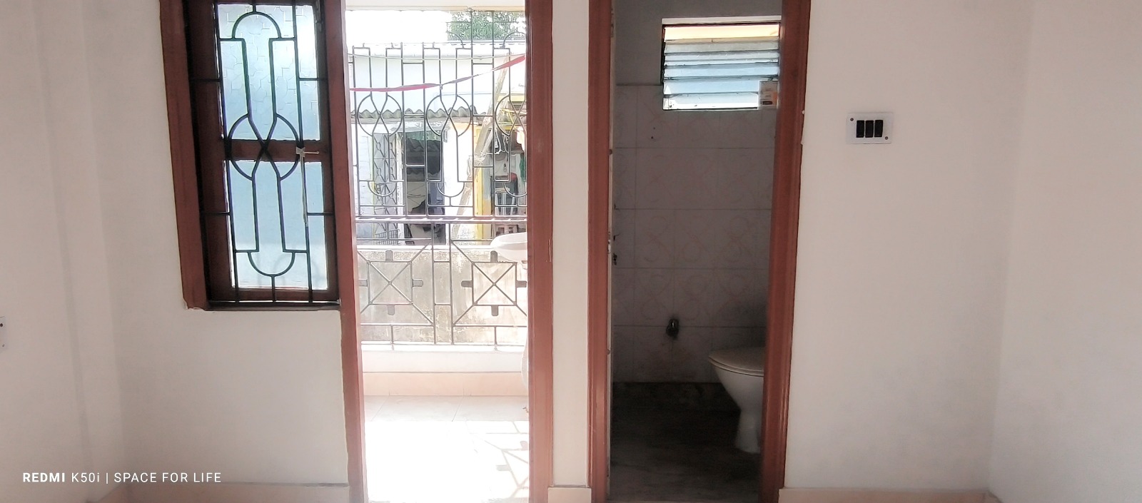 Spacious 3 BHK Flat for Sale in Naktala Kolkata