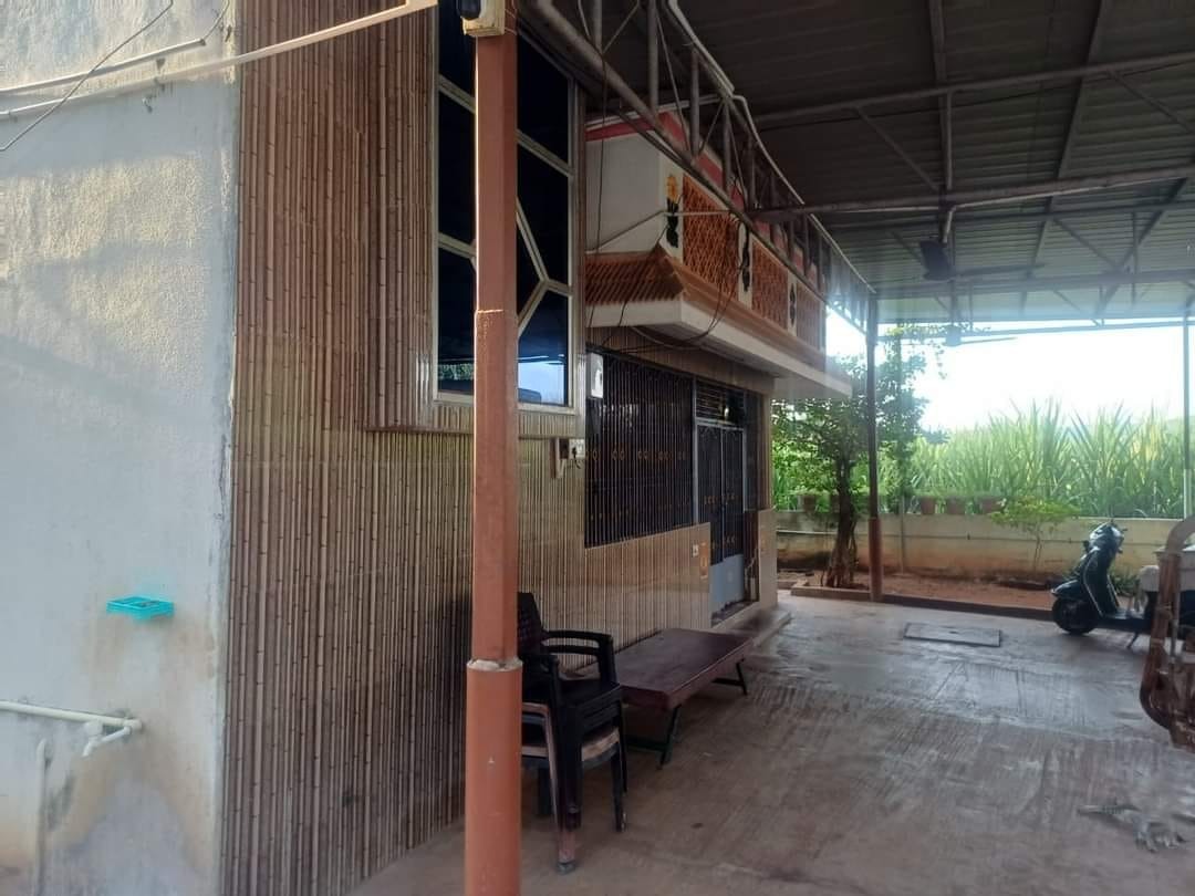 Farmland with House for Sale Near Thiruthani