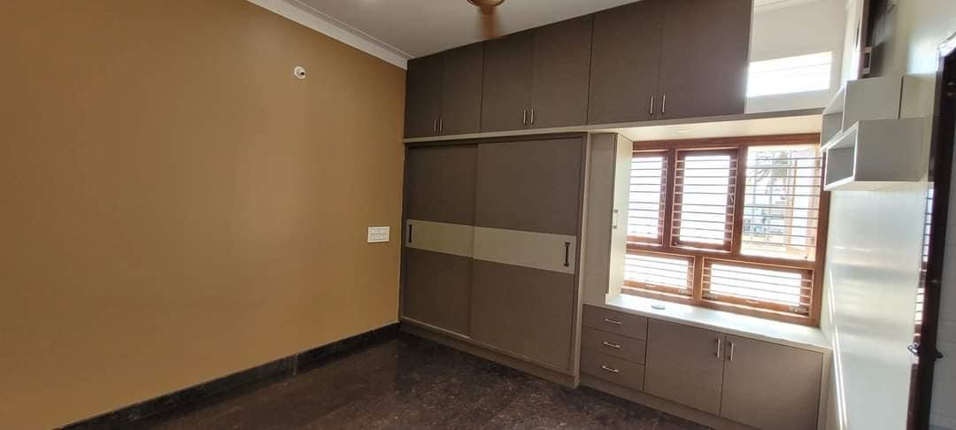 10 Year Old 4BHK House For sale in Kaytmanahalli Layout