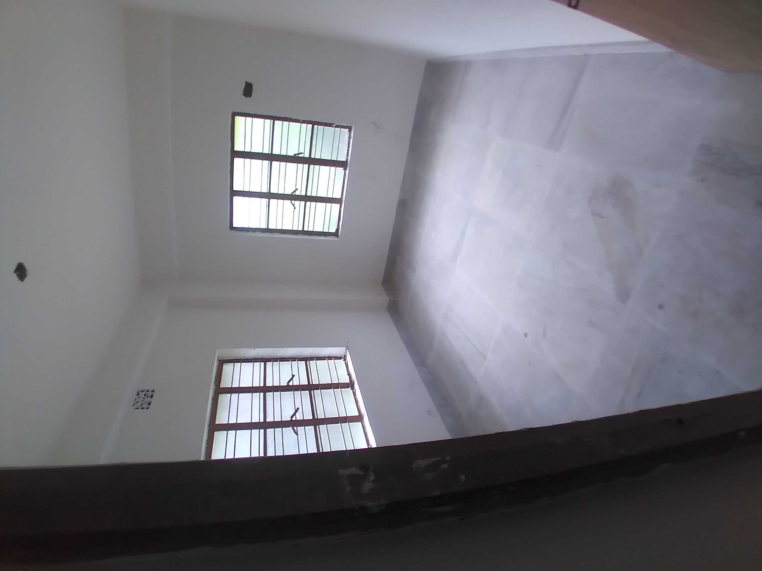 2bhk ready to move flat in barasat  area prime location 