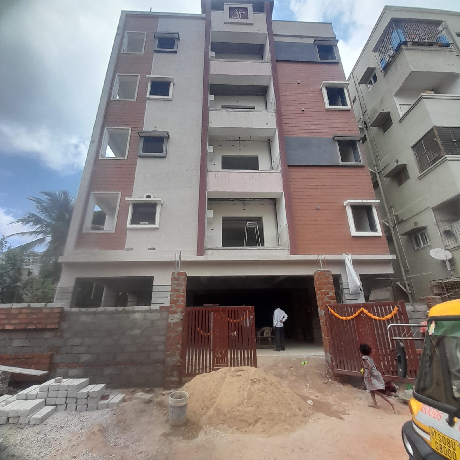 2 BHK Flat for Sale at East Ananbagh, Hyderabad