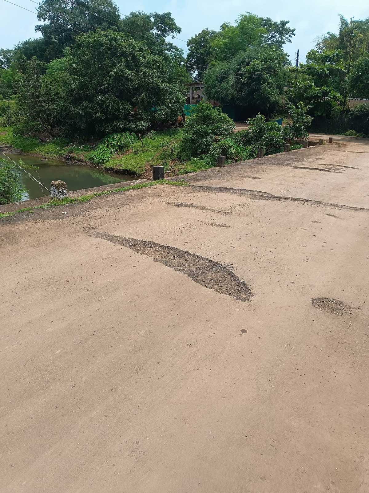 9 Acres of Developed Land with Bungalow For Sale in Chikuwadi, Mumbai