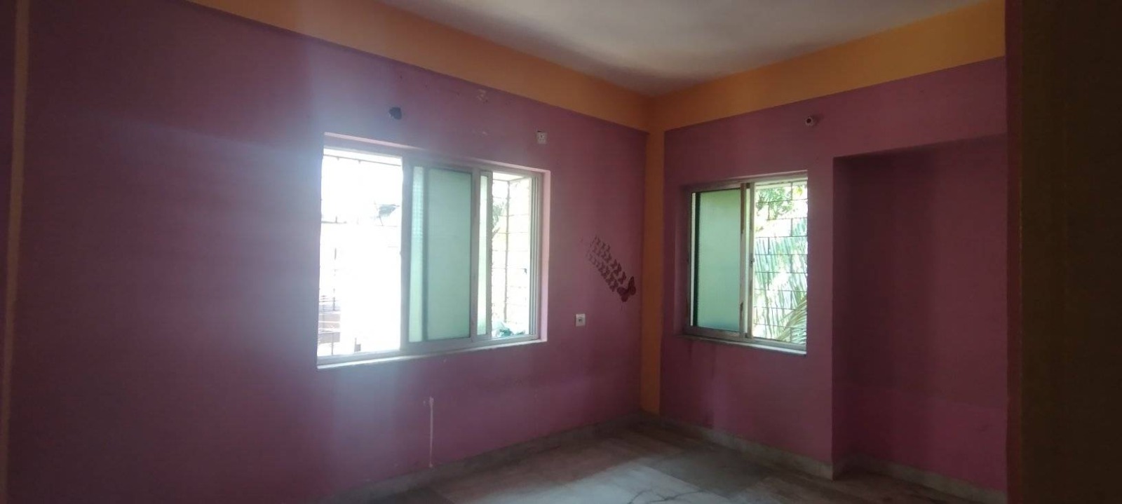 Spacious 3BHK Resale Flat For sale in  East Mall Road Post Office, Barasat  West Bengal