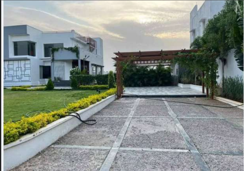 Luxurious Farm House For Sale At Moinabad