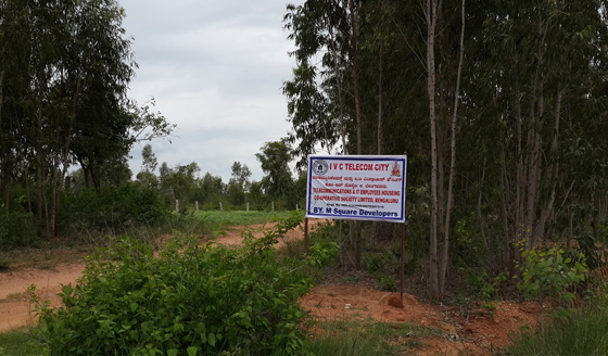 104 acres land On IVC road JD for Plotted project only