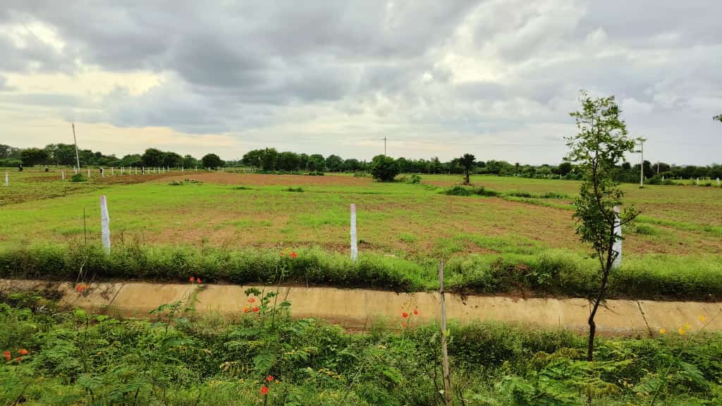4Acre 20 Guntas Agriculture land for sale 
Land:- 4 Acre 20 Guntas
Price :- 1.25cr Per Acre