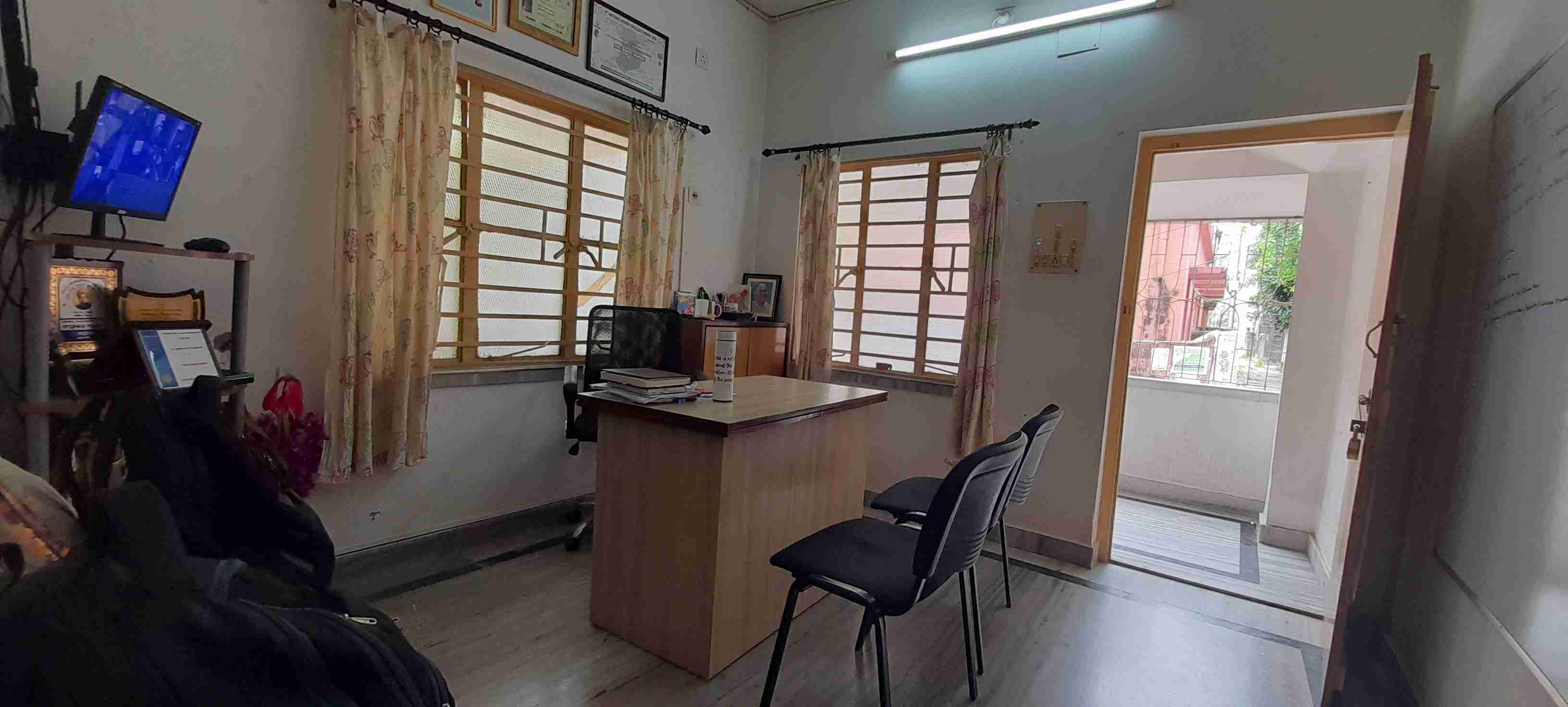 RG-AD-211 : G+1 Unfurnished Property at Tollygung, Kolkata for Sale. Contact +91 98300 42930