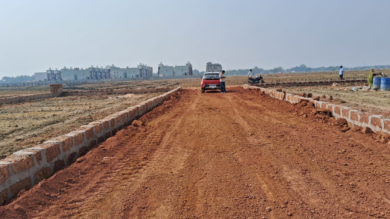 Open plots for sale in mendhasala square beside of Derasa sea food corporation
 Bhubeswar
