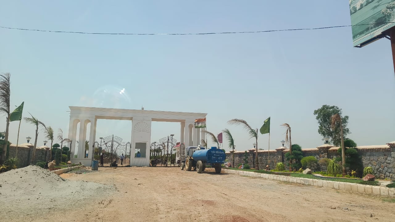 Super Luxurious Residential Farm House's Plots ( Live in Harmony with Nature)