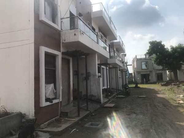 4 BHK Villas Noida extension sector 16 Ready to Move 