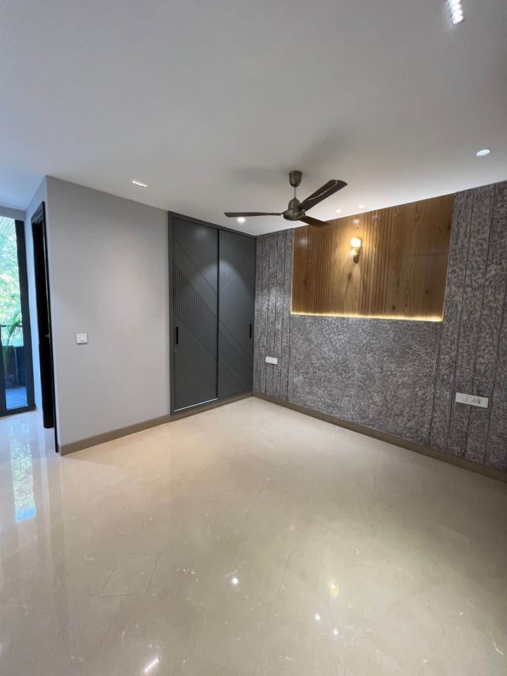 Luxury Builder Floor Flat For Sale in Malibu Town, Gurugram