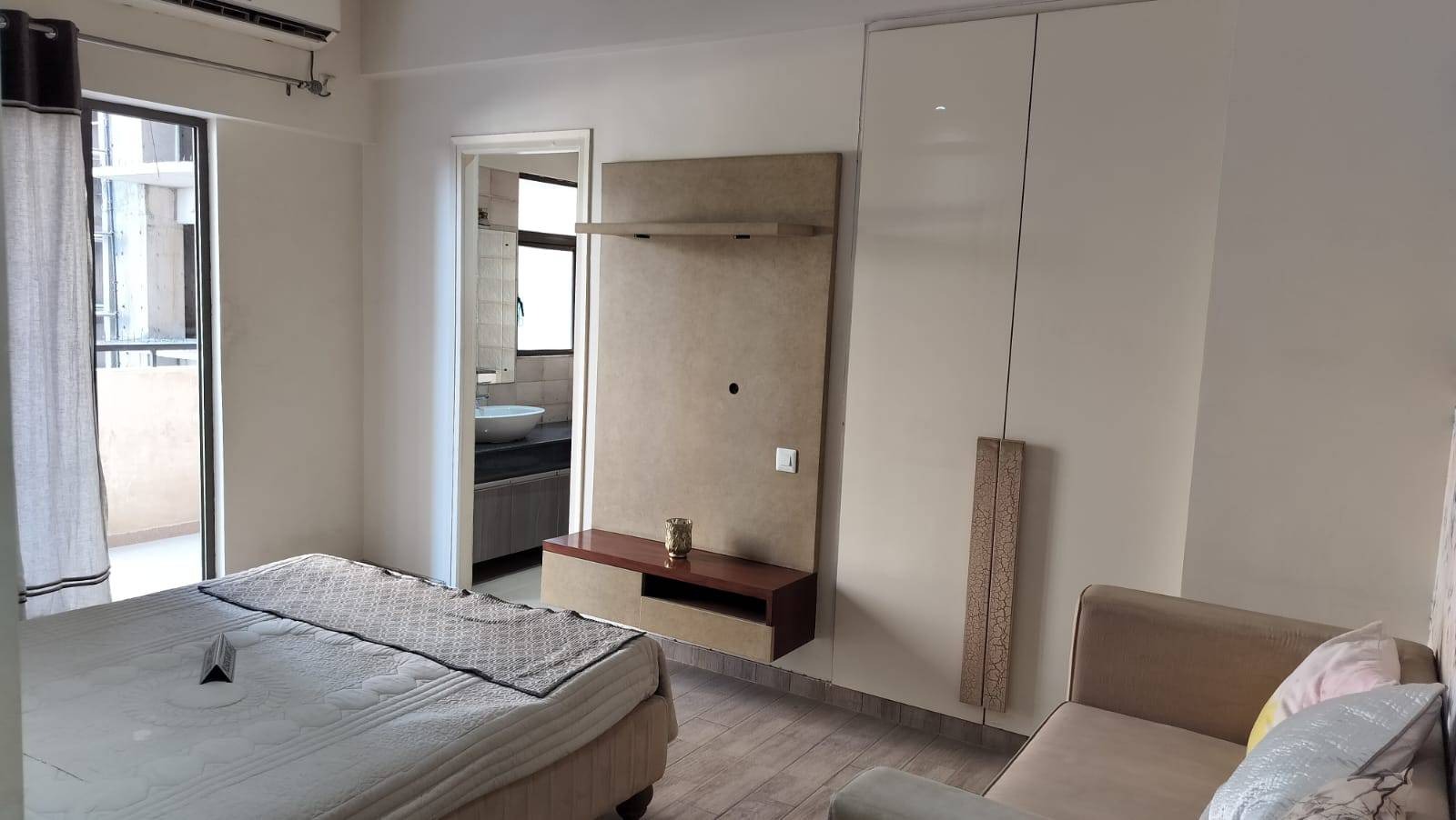 2/3 BHK Affordable for  sale in SHRI AQUAGARDEN Apartments in Sector 16B, Noida Extension