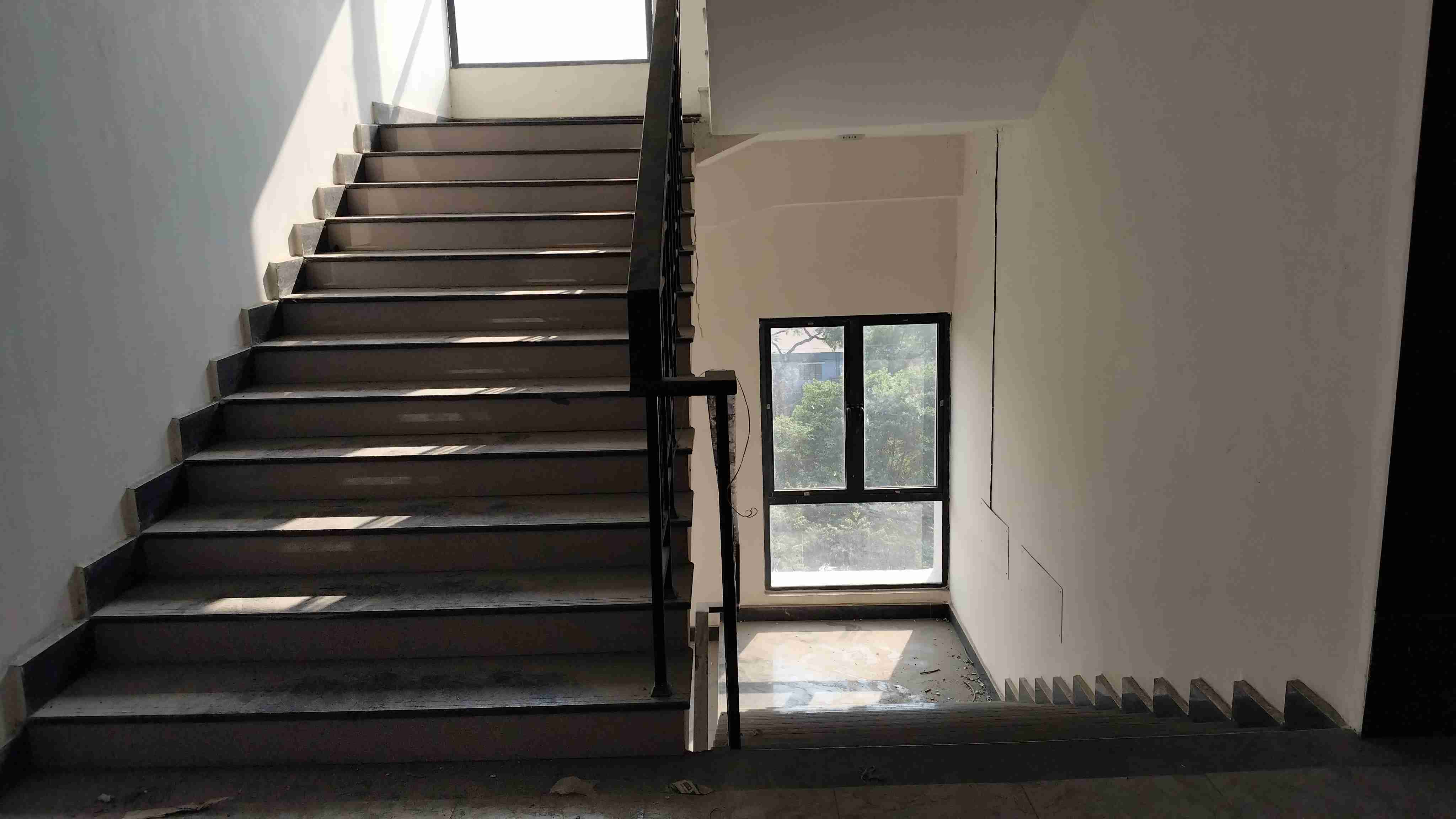 4BHK NEW READY TO MOVE FLAT AT JOTI NAGAR BACK SIDE OFF RELIANCE TREND