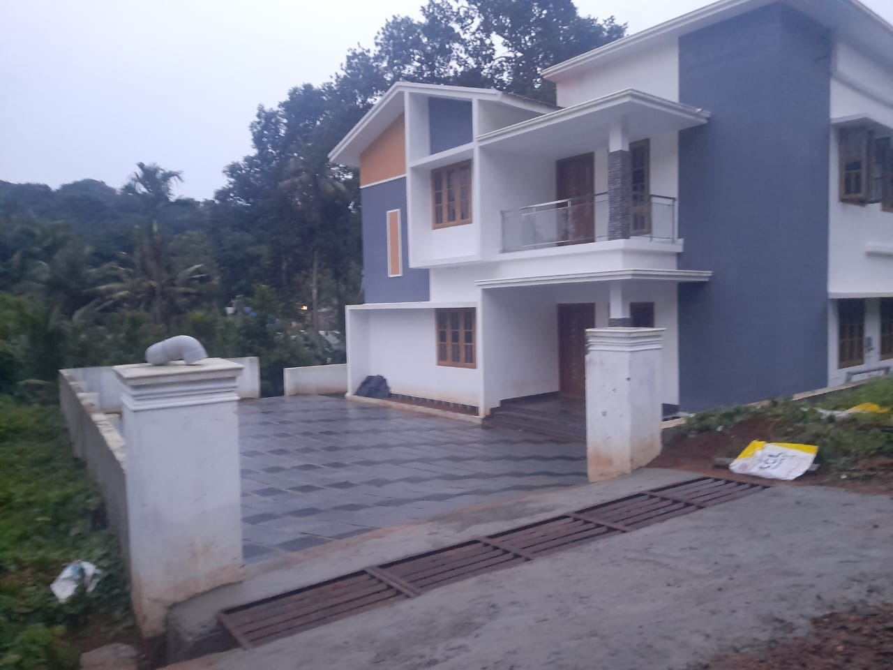 Spacious 4 Bedroom Property for Sale in Mammood, Changanacherry