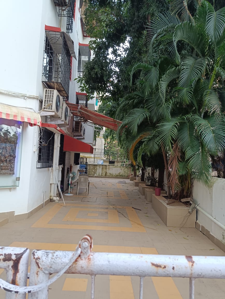 COMMERCIAL BUNGALOW FOR SALE AT SHIMPOLI BORIVALI WEST 