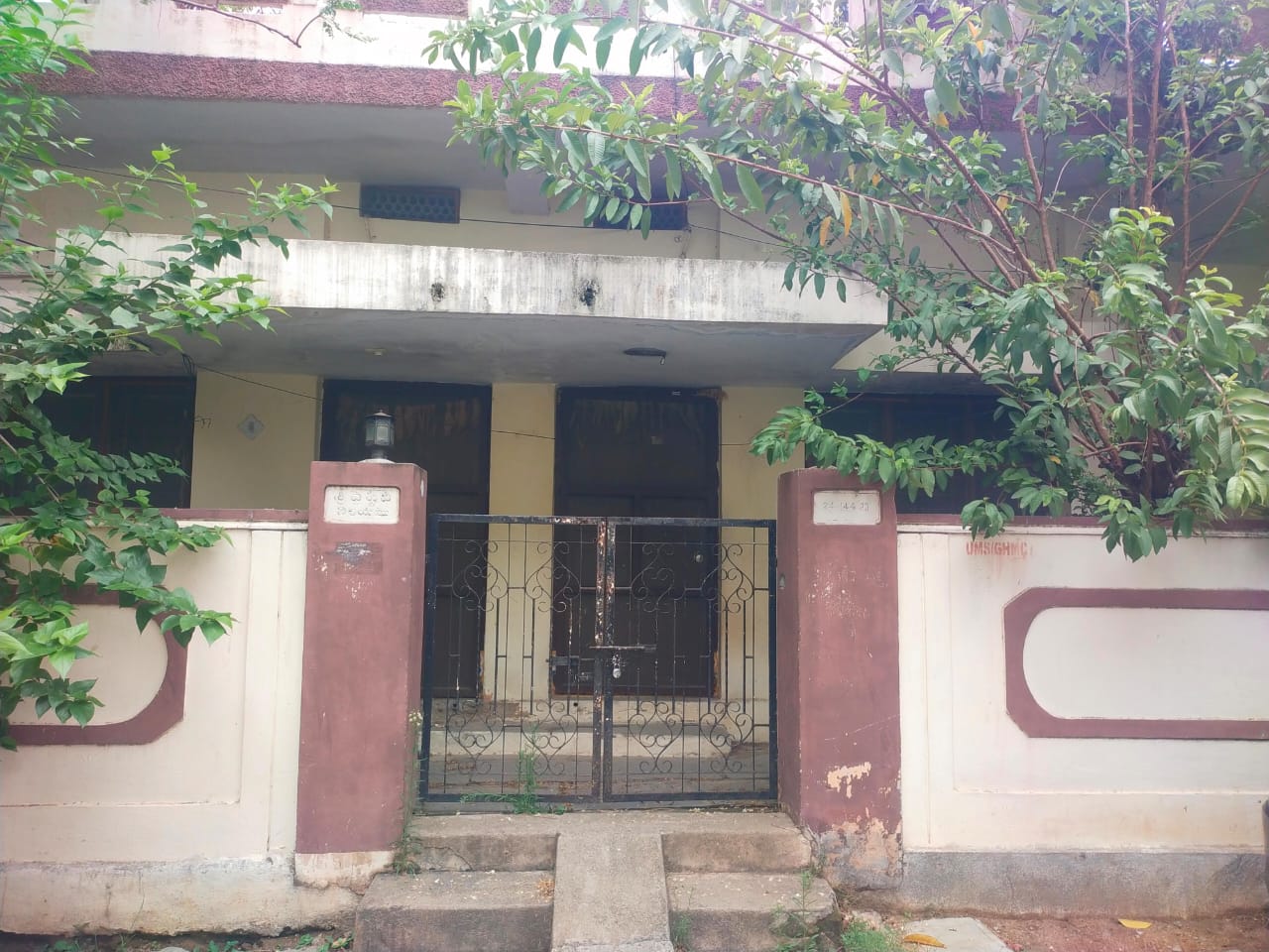 328 sq. Yard East Facing  Old Independent House For Sale In Malkajgiri